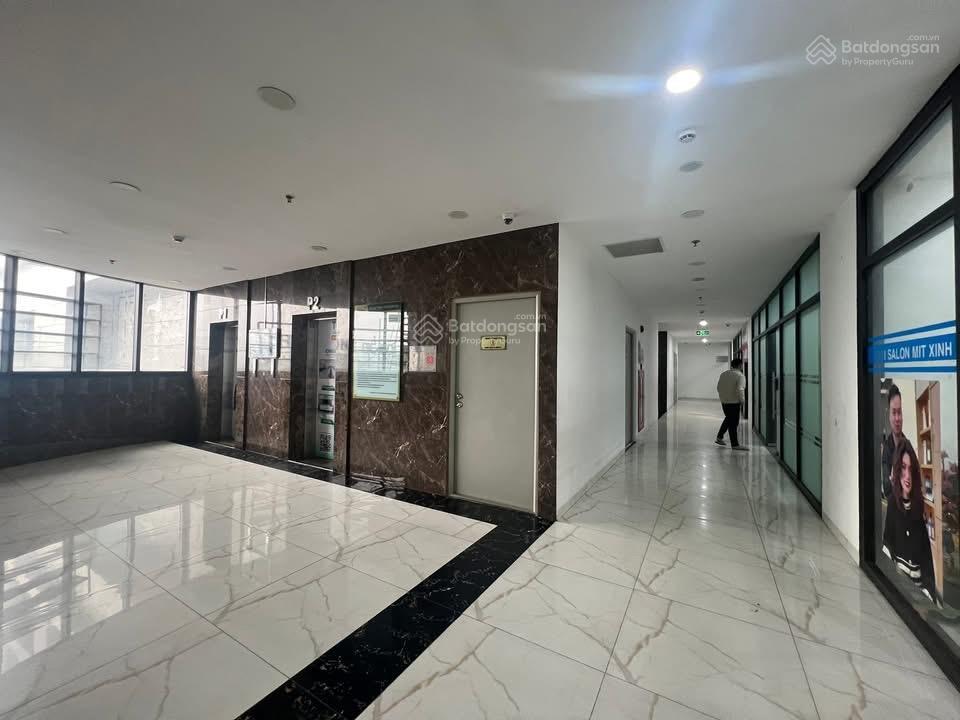 Bán sàn thương mại văn phòng phương đông green park trần thủ độ 70m2 mt 8m full nội thất giá 5,7tỷ