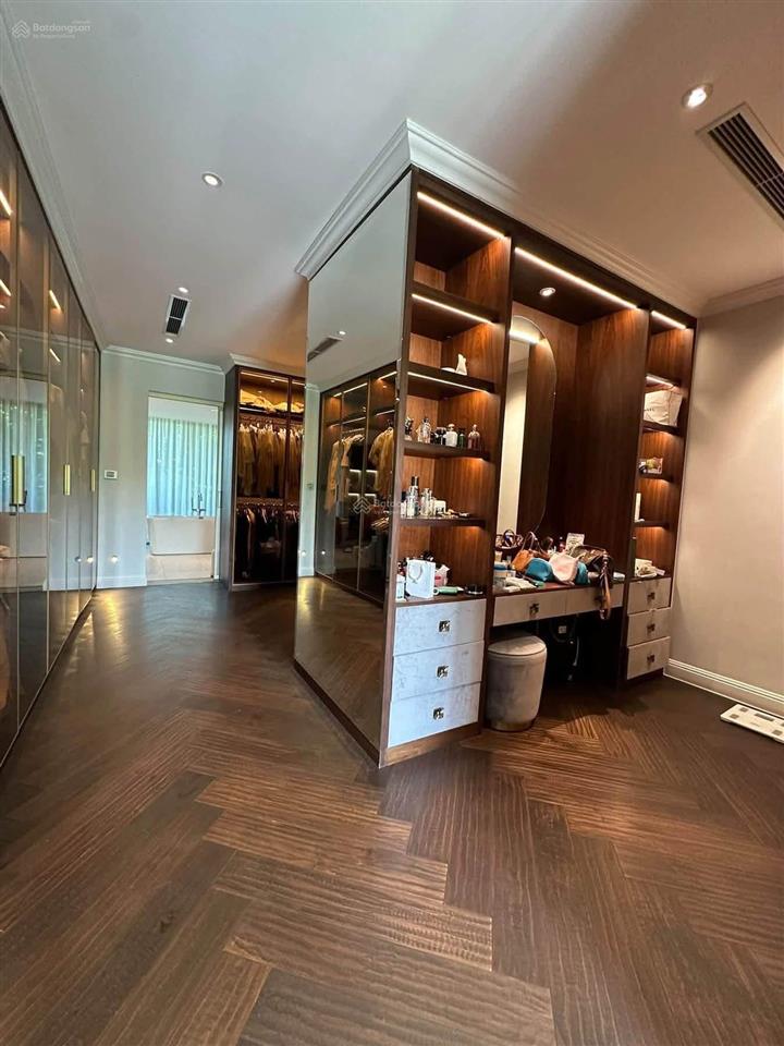 Vip vinhome riverside bằng lăng 500m view sônghồ quanhthang máy hầm nội thất luxury giá 295tỷ