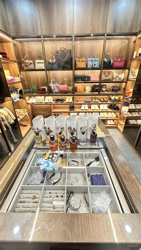 Tòa nhà 8 tầng 120m nguyễn văn cừ long biên | có hầm view hồ kd nội thất luxury 60 tỷ