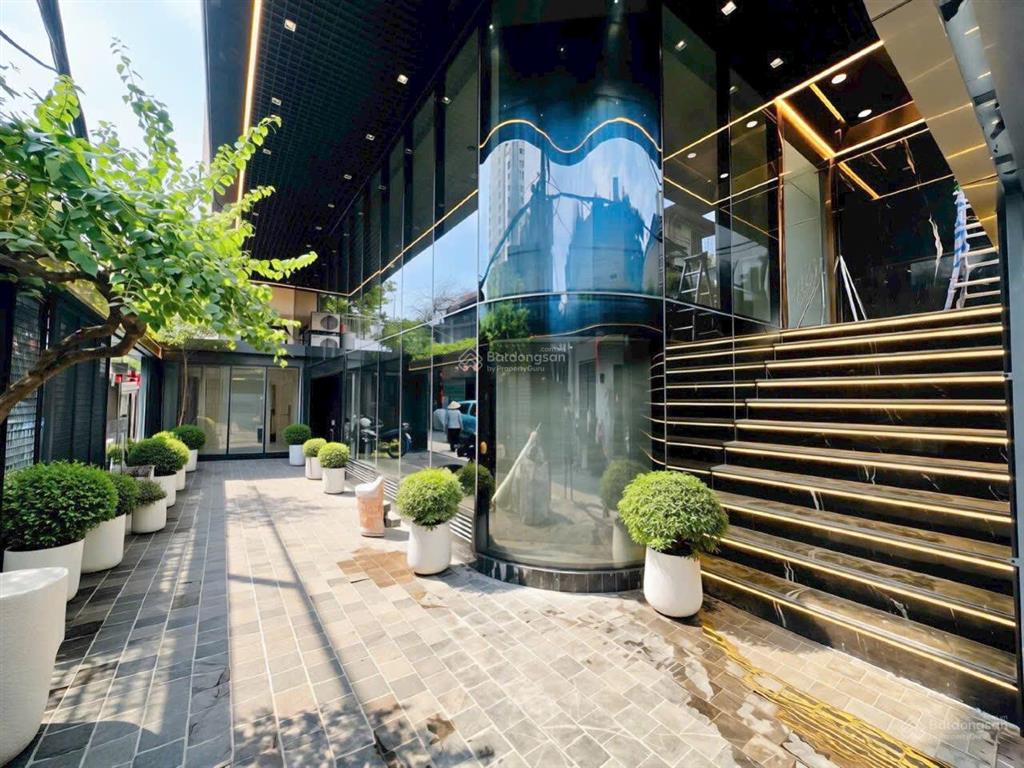 Toà văn phòng đẳng cấp hoàng quốc việt 132m2 lô góc 2 mặt tiền 17m  10 tầng tm, giá 49 tỷ (còn tl)