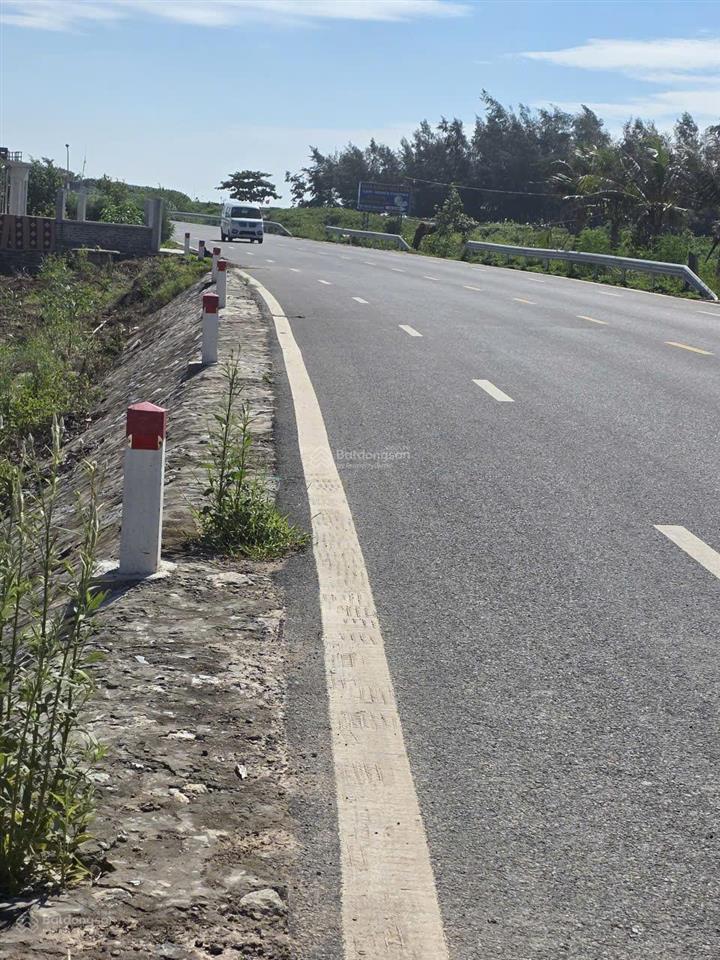 0975 897 *** bán lô đất mặt biển, mặt tiền 8m diện tích 251m2, đối diện khu homestay chỉ 3.98 tỷ