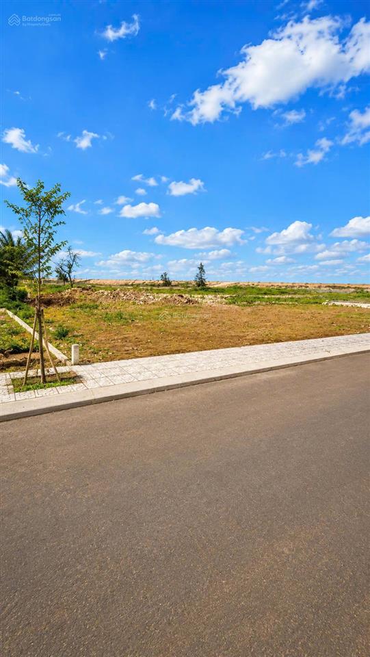 0833 938 *** bán đất trục chính mặt biển, full thổ cư, 100m² giá chỉ 1.3 tỷ, chỉ 100m lên biển