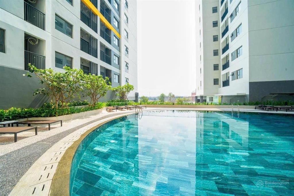 Bán gấp căn 1pn tặng full nội thất, bao hết thuế phí, sẵn hđ thuê legacy central free bơi, gym, cv