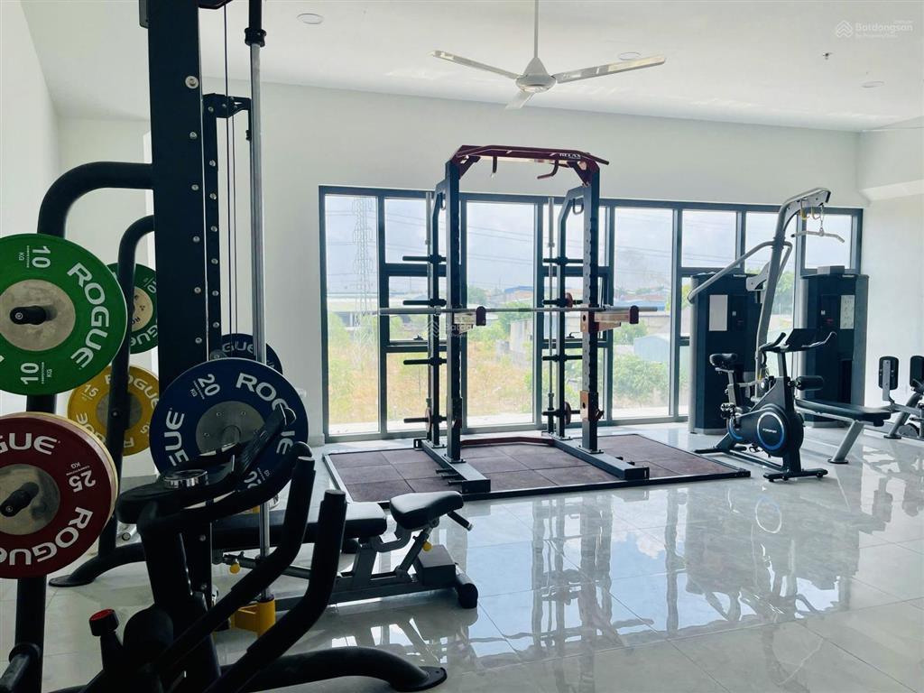Bán gấp căn 1pn tặng full nội thất, bao hết thuế phí, sẵn hđ thuê legacy central free bơi, gym, cv