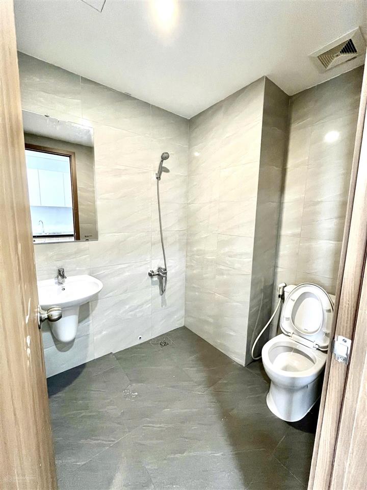 Bán gấp căn hộ legacy, bao thuế phí tặng nội thất, nhà mới toanh cho thuê 5tr/tháng có hồ bơi đẹp