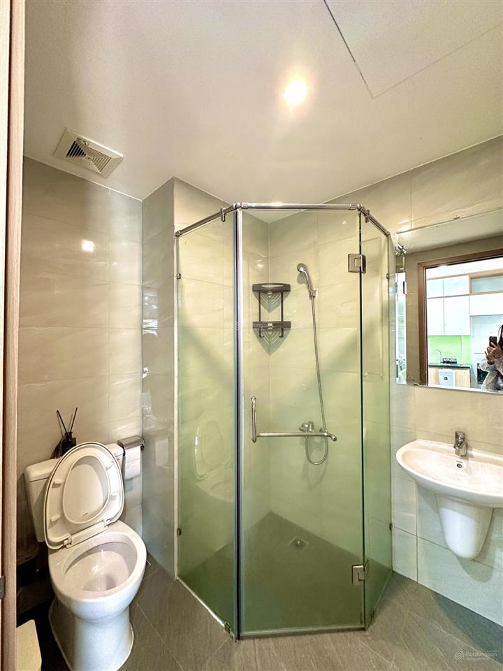 Bán gấp căn 1pn+ 42m2 legacy ngộp bank hỗ trợ vay, đã có sổ, hồ bơi công viên gym bóng bàn free