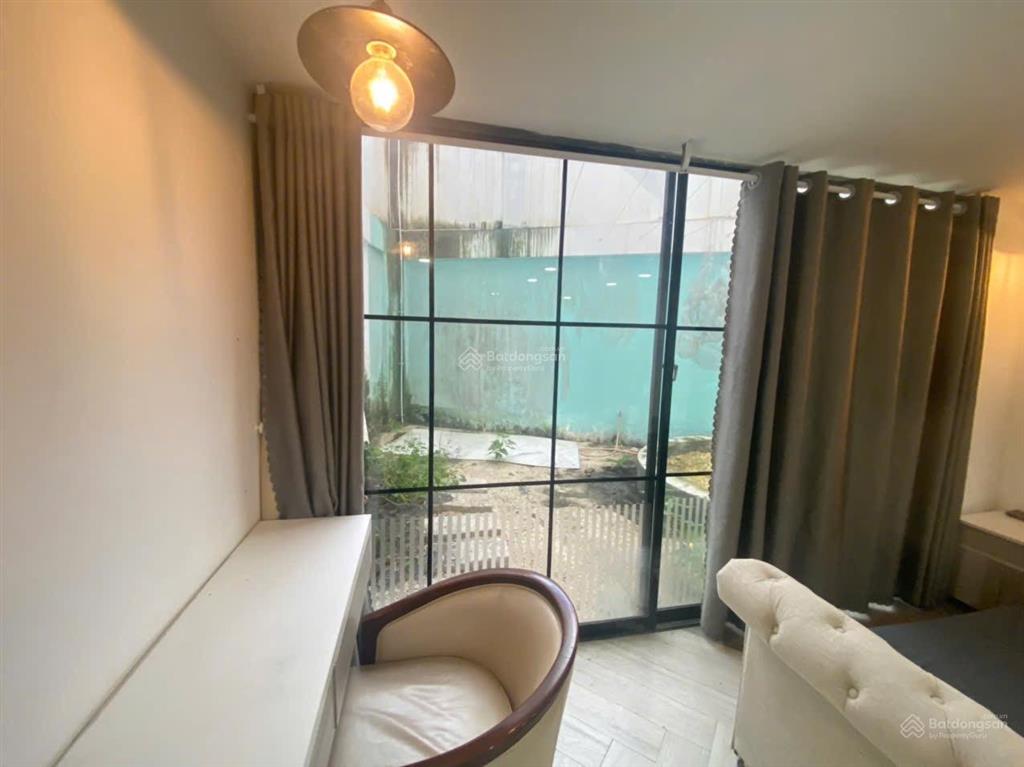 1pn rộng 60m2 full nội thất sát q1