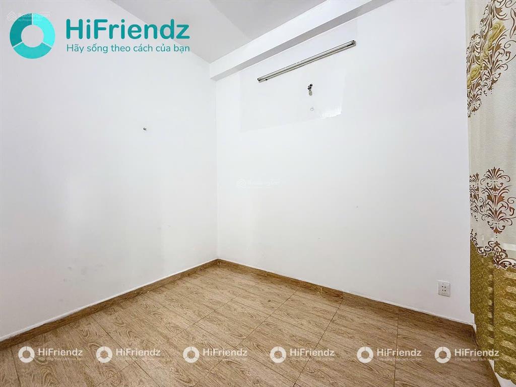 Cho thuê 2 phòng ngủ ban công full nội thất ngay công viên làng hoa