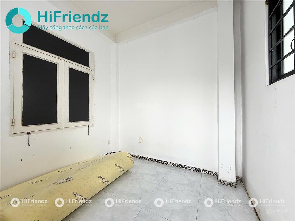 Cho thuê 2 phòng ngủ ban công full nội thất ngay công viên làng hoa