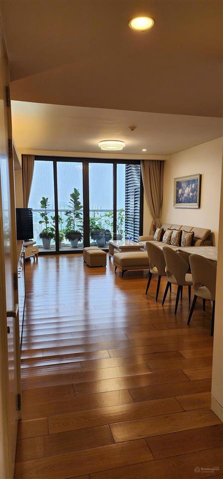 Chị gái tôi muốn bán nhanh căn hộ iph xuân thuỷ 2n 92,71m giá rẻ chỉ 10,5 tỷ.  0971 461 ***