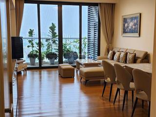 Chị gái tôi muốn bán nhanh căn hộ iph xuân thuỷ 2n 92,71m giá rẻ chỉ 10,5 tỷ.  0971 461 ***