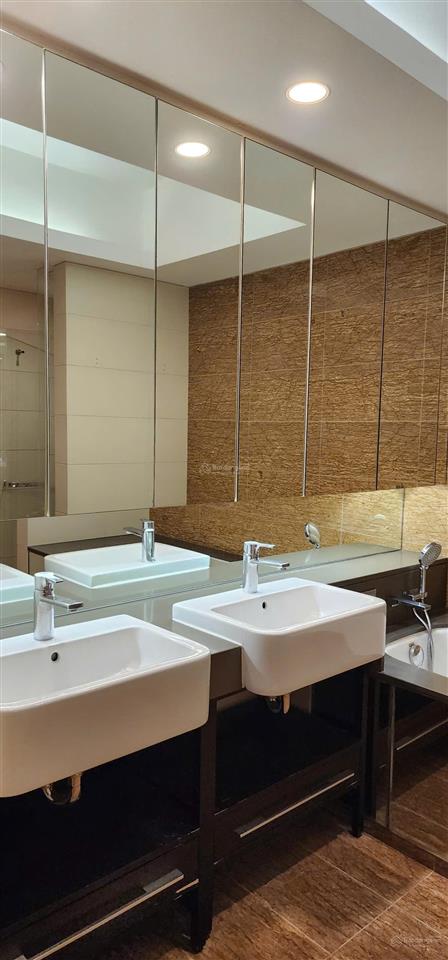 Chị gái tôi muốn bán nhanh căn hộ iph xuân thuỷ 2n 92,71m giá rẻ chỉ 10,5 tỷ.  0971 461 ***