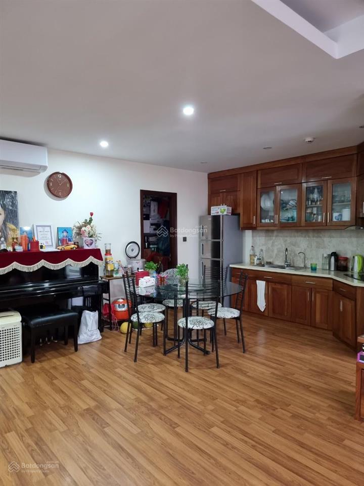 Chính chủ cần bán gấp căn hộ home city 177 trung kính 2pn 7 tỷ.  0971 461 ***