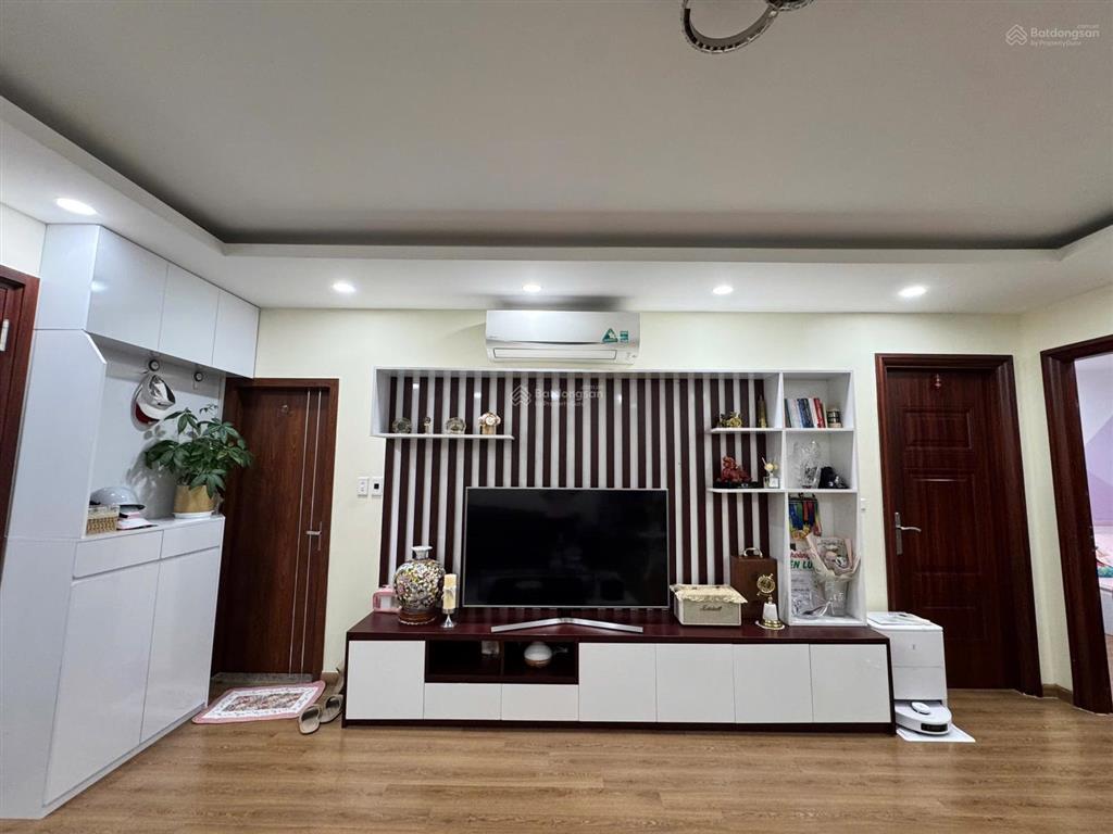 Chính chủ cần bán gấp căn hộ 219 trung kính 2n giá 6tỷ.  0971 461 ***