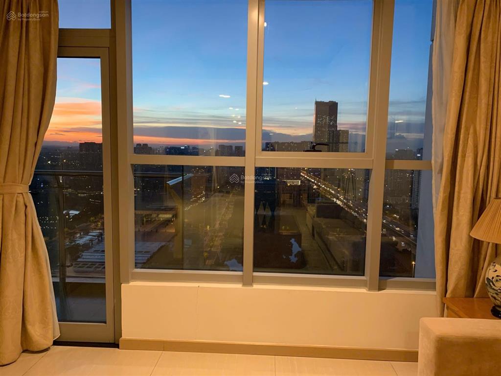 Chính chủ cần bán căn hộ 3n thăng long no1 tầng trung view mát giá 9 tỷ.  0971 461 ***