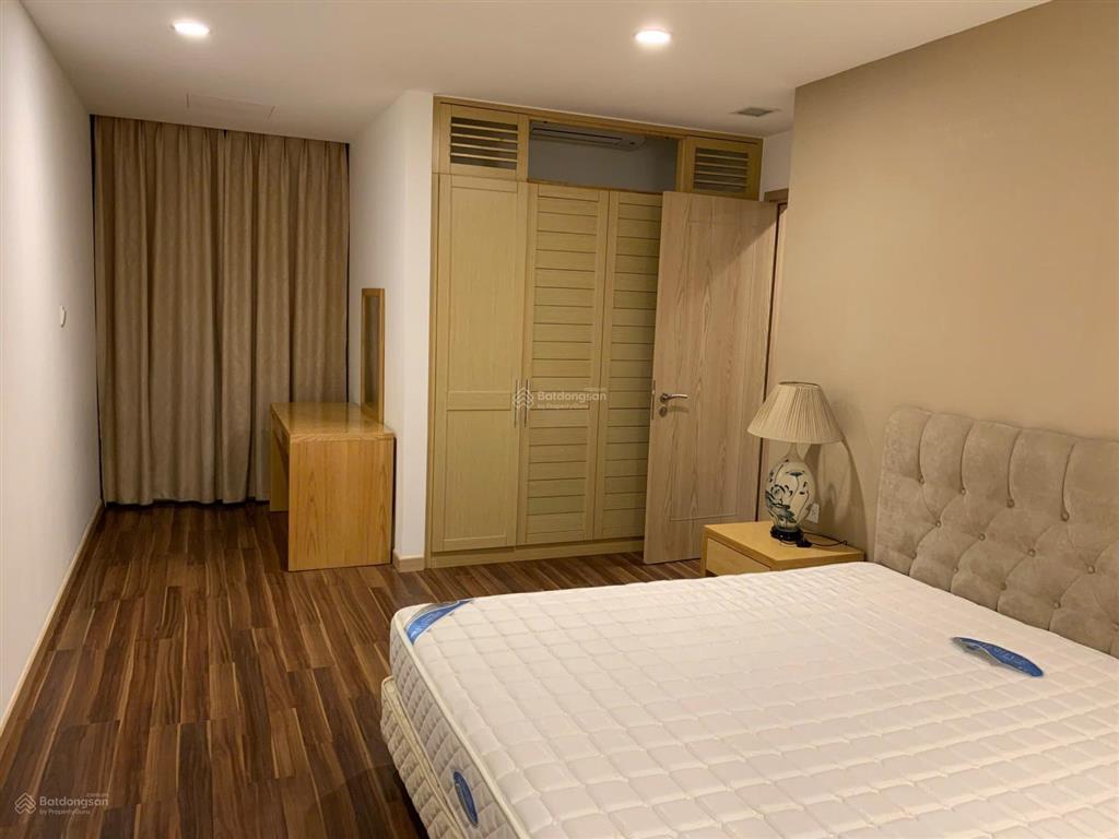 Chính chủ cần bán căn hộ 3n thăng long no1 tầng trung view mát giá 9 tỷ.  0971 461 ***