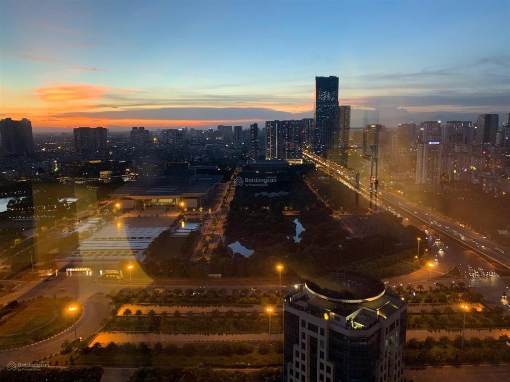 Chính chủ cần bán căn hộ 3n thăng long no1 tầng trung view mát giá 9 tỷ.  0971 461 ***
