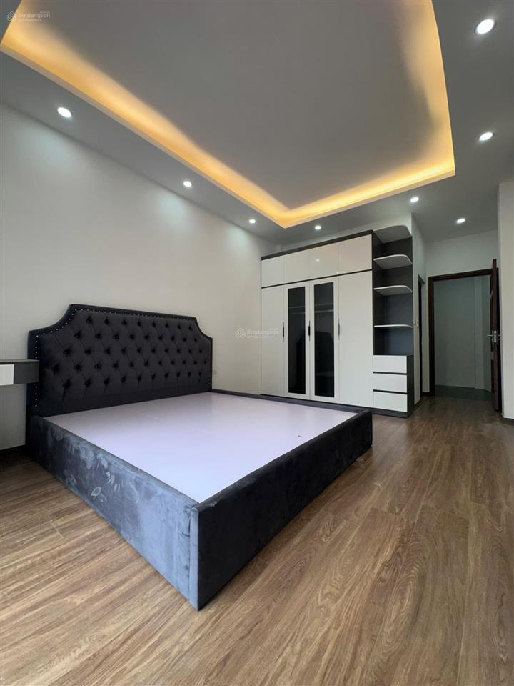 Chính chủ bán nhà mới 5 tầng la phù đầy đủ nội thất giá 5,25 tỷ