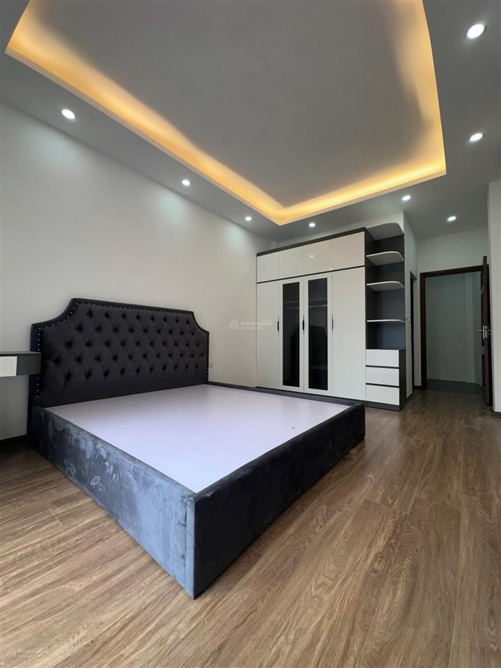 Chính chủ bán nhà mới 5 tầng la phù đầy đủ nội thất giá 5,25 tỷ