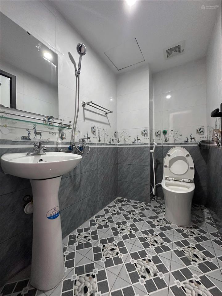 Chính chủ bán nhà mới 5 tầng la phù đầy đủ nội thất giá 5,25 tỷ