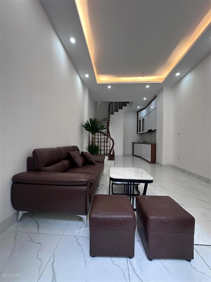 Chính chủ bán nhà mới 5 tầng la phù đầy đủ nội thất giá 5,25 tỷ