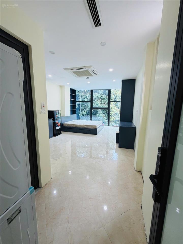Siêu phẩm ccmn mới full đồ xịn sò. giặt sấy riêng. ô tô đỗ cửa tại phố vọng