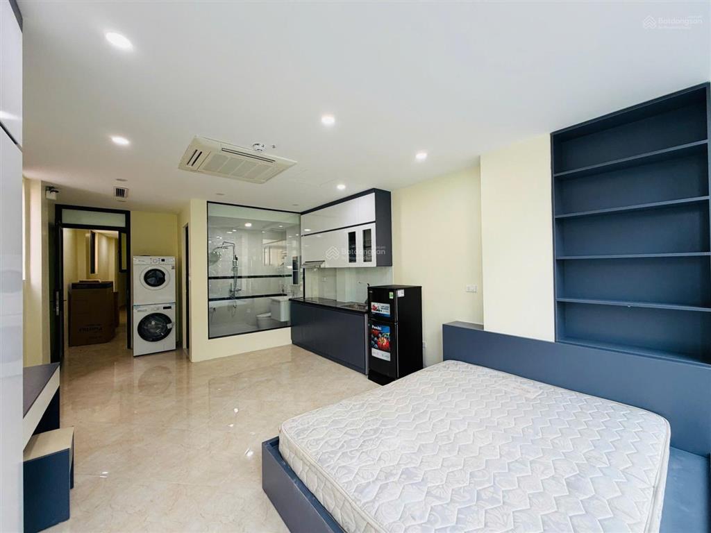 Siêu phẩm ccmn mới full đồ xịn sò. giặt sấy riêng. ô tô đỗ cửa tại phố vọng