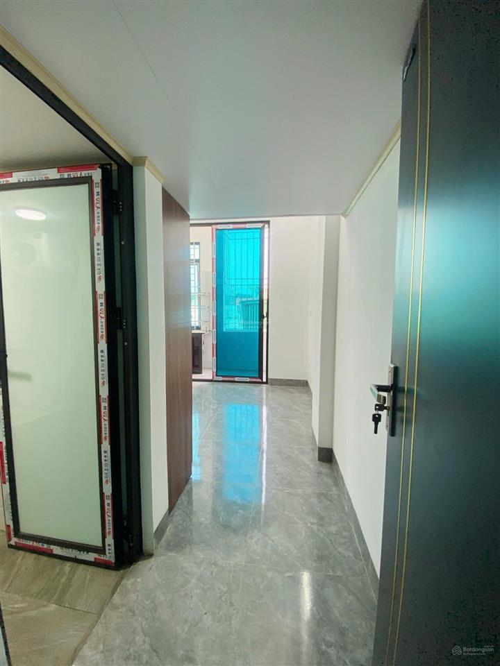 Siêu phẩm ccmn 30m2 có gác xép. full đồ, bếp riêng ngoài ban công tại lĩnh nam