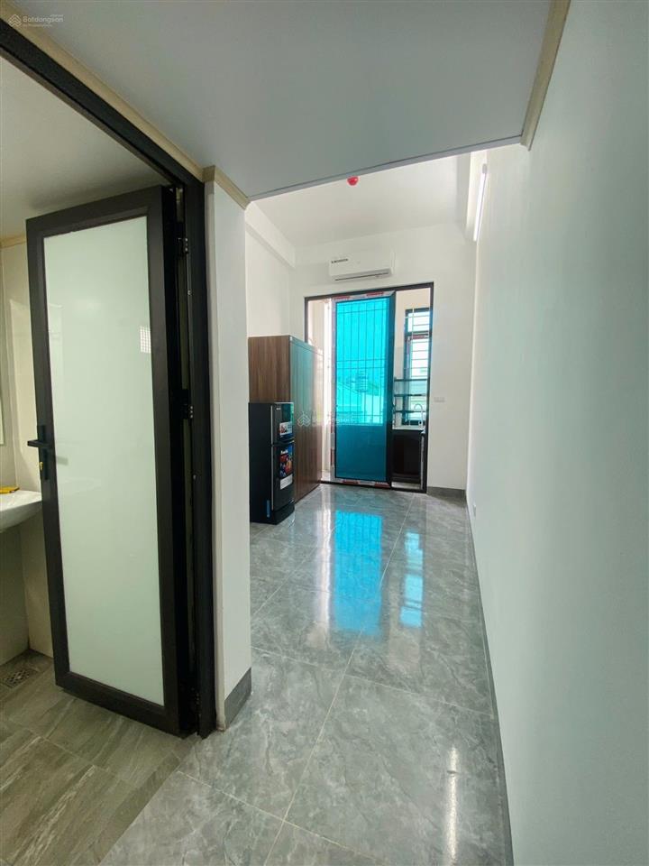 Siêu phẩm ccmn 30m2 có gác xép. full đồ, bếp riêng ngoài ban công tại lĩnh nam