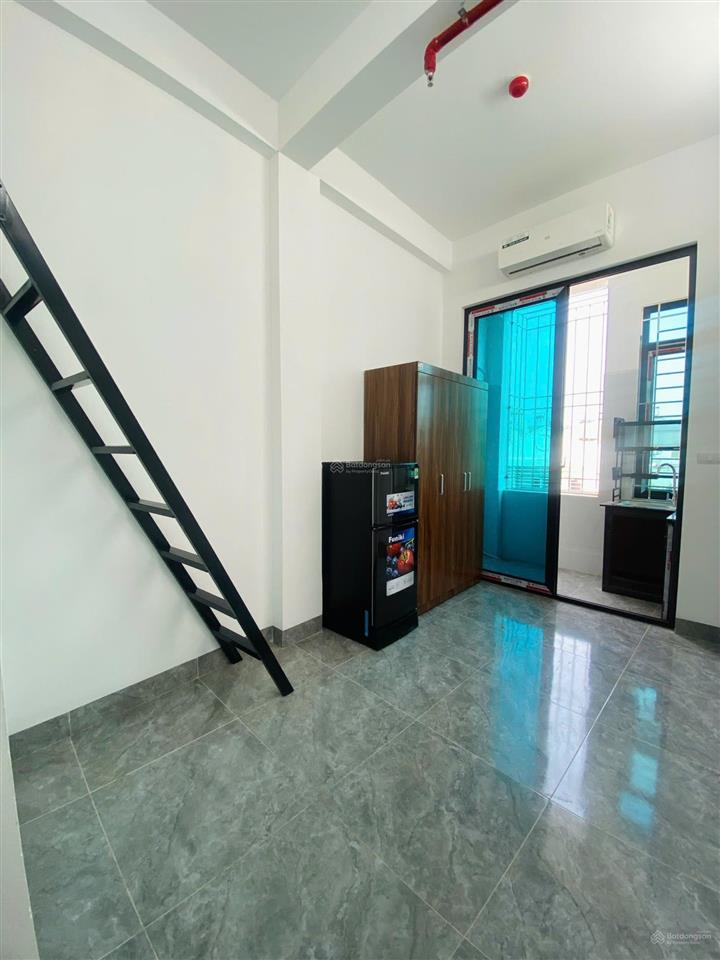 Siêu phẩm ccmn 30m2 có gác xép. full đồ, bếp riêng ngoài ban công tại lĩnh nam