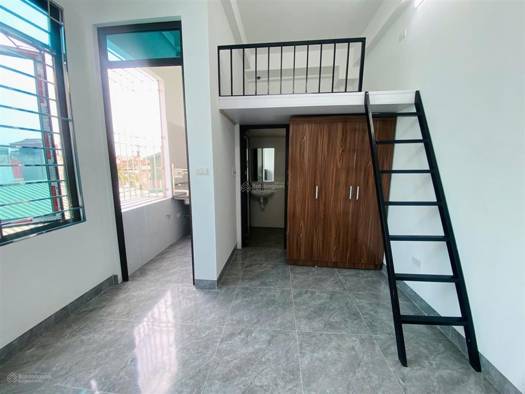 Siêu phẩm ccmn 30m2 có gác xép. full đồ, bếp riêng ngoài ban công tại lĩnh nam