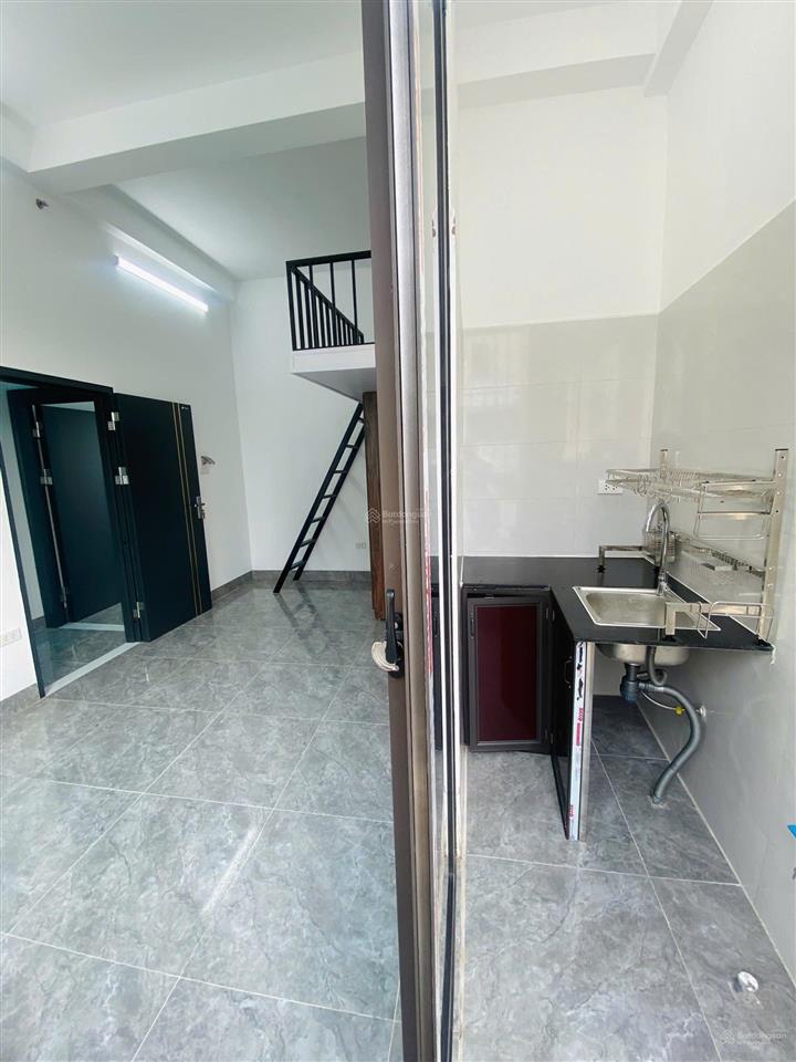 Siêu phẩm ccmn 30m2 có gác xép. full đồ, bếp riêng ngoài ban công tại lĩnh nam