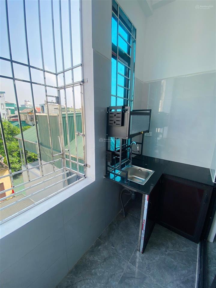 Siêu phẩm ccmn 30m2 có gác xép. full đồ, bếp riêng ngoài ban công tại lĩnh nam