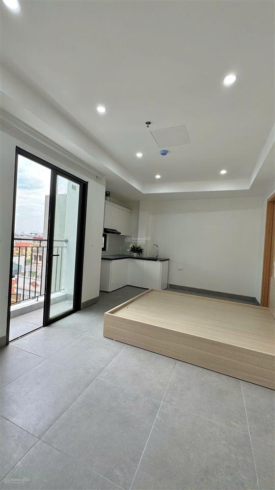 Siêu phẩm ccmn 30m2 full đồ, phòng rộng, ban công thoáng tại định công gần bkx