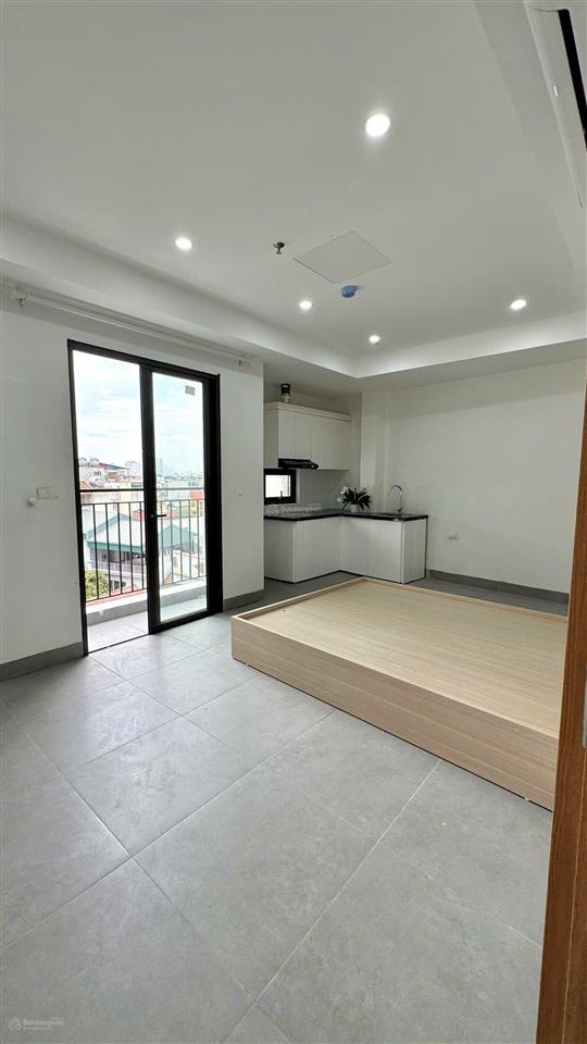 Siêu phẩm ccmn 30m2 full đồ, phòng rộng, ban công thoáng tại định công gần bkx