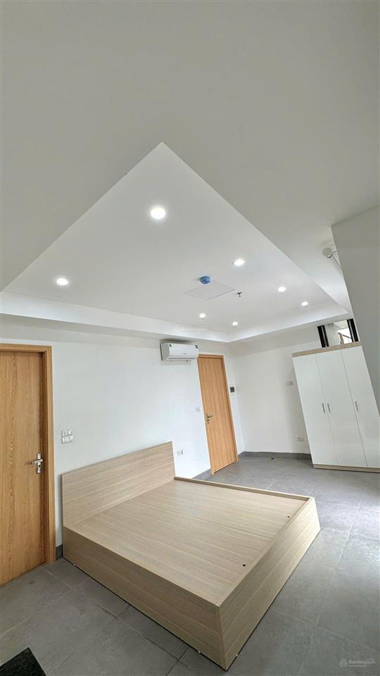 Siêu phẩm ccmn 30m2 full đồ, phòng rộng, ban công thoáng tại định công gần bkx