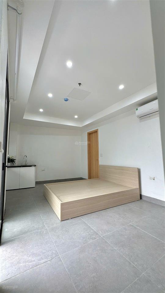 Siêu phẩm ccmn 30m2 full đồ, phòng rộng, ban công thoáng tại định công gần bkx