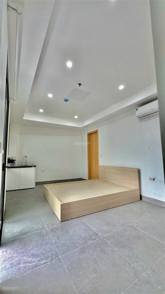 Siêu phẩm ccmn 30m2 full đồ, phòng rộng, ban công thoáng tại định công gần bkx