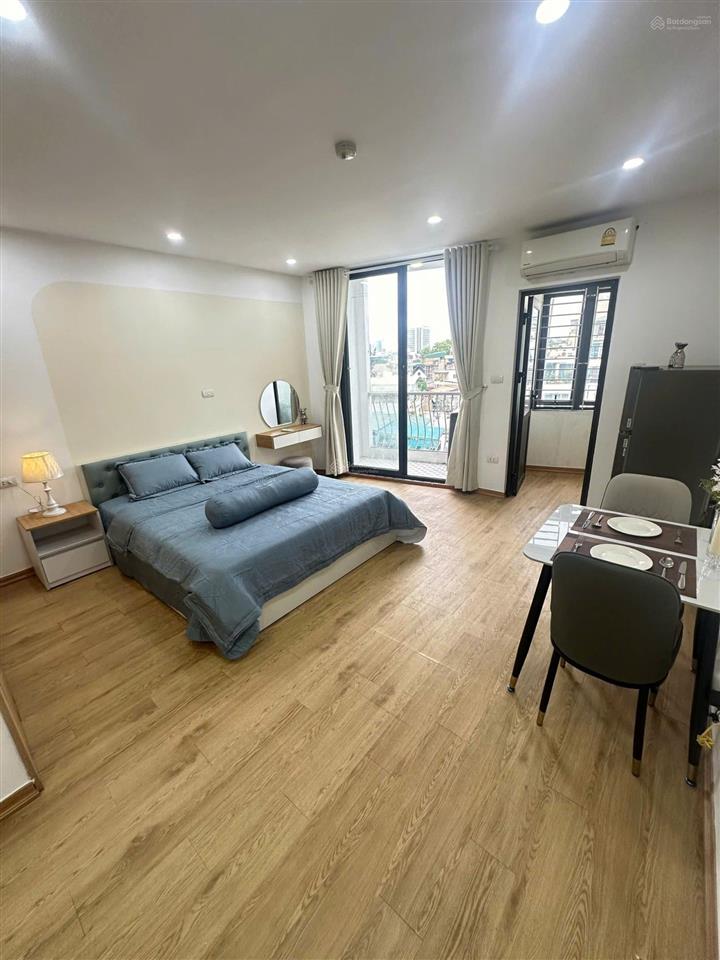 Siêu phẩm ccmn 32m2 full đồ bếp tách riêng, ban công, máy giặt. ô tô đỗ cửa tại đông tác