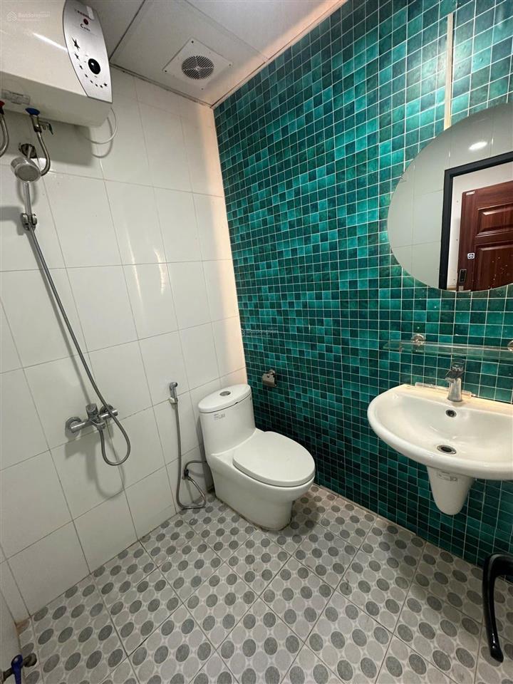 Siêu phẩm ccmn 32m2 full đồ bếp tách riêng, ban công, máy giặt. ô tô đỗ cửa tại đông tác