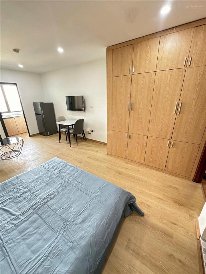 Siêu phẩm ccmn 32m2 full đồ bếp tách riêng, ban công, máy giặt. ô tô đỗ cửa tại đông tác