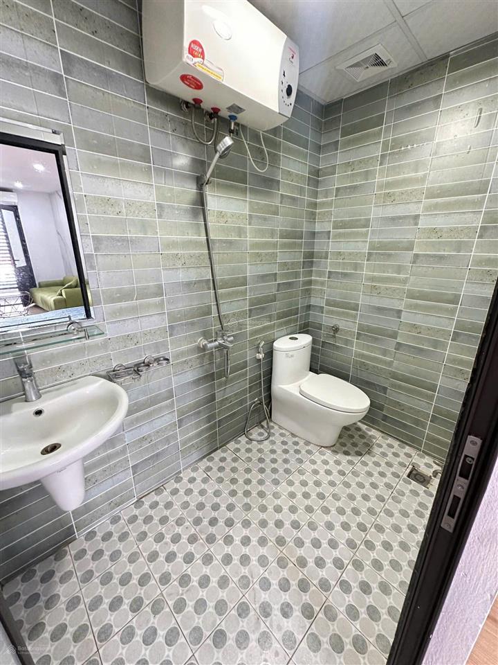 Siêu phẩm ccmn 32m2 full đồ bếp tách riêng, ban công, máy giặt. ô tô đỗ cửa tại đông tác