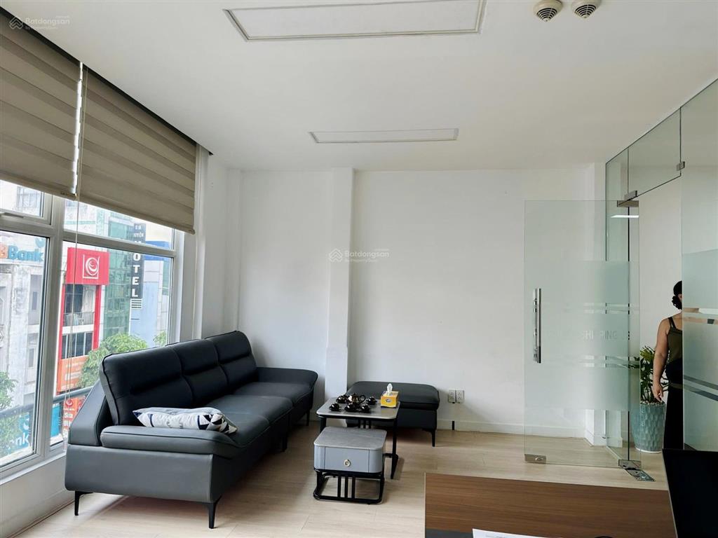 Chính chủ cho thuê văn phòng dt 90m2 tại 124 khánh hội quận 4 giá chỉ 20 triệu làm việc overtime