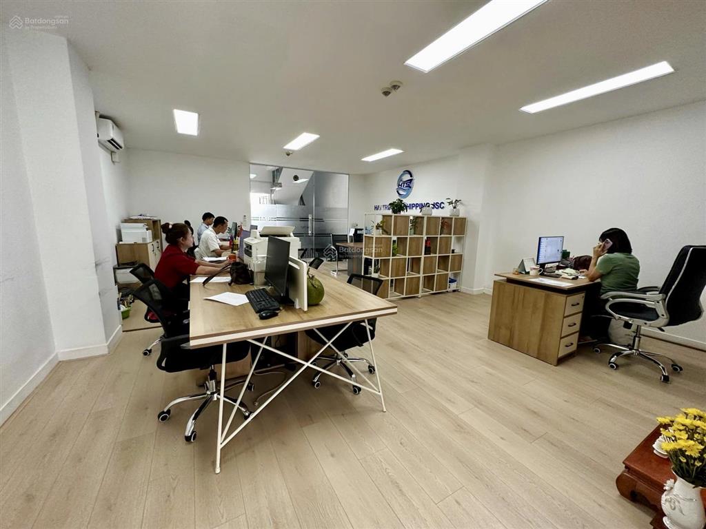 Chính chủ cho thuê văn phòng dt 90m2 tại 124 khánh hội quận 4 giá chỉ 20 triệu làm việc overtime