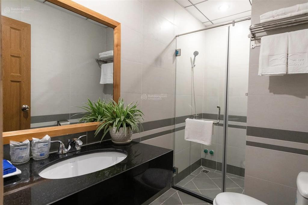 Chính chủ cho nguyên căn khách sạn 49 phòng ở hoàng văn thụ, phú nhuận cách sân bay tân sơn nhất 3p
