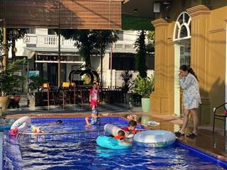 Chủ cần bán gấp khách sạn hội an , gần phố cổ. giá rẽ, pháp lý đầy đủ. dòng tiền ổn định.