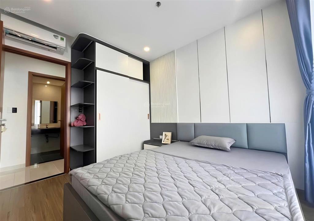 Gần sân bay (xả lỗ) ,nguyễn bỉnh khiêm 50m, 2tỷ, 2pn,shr,vay 70%, full nt cao cấp, cho thuê 15tr
