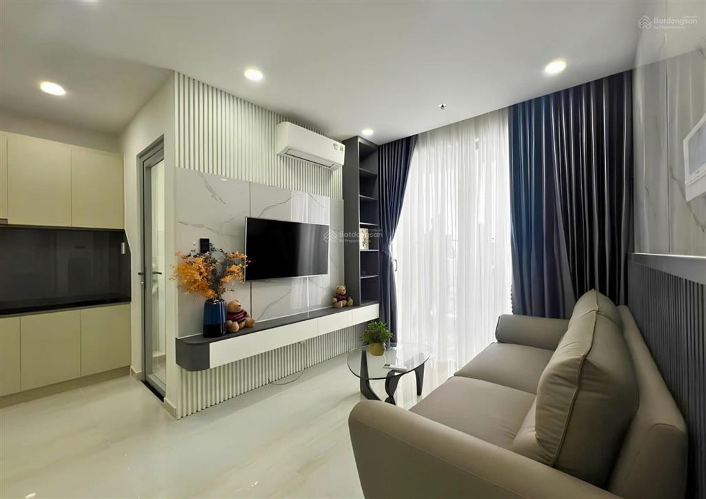 Gần sân bay (xả lỗ) ,nguyễn bỉnh khiêm 50m, 2tỷ, 2pn,shr,vay 70%, full nt cao cấp, cho thuê 15tr