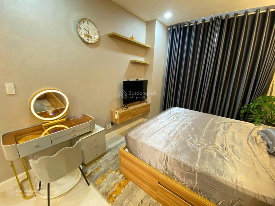 Căn hộ 50m2 bình thạnh 2pn, sổ hồng riêng, 2 tỷ, full nội thất, view máy bay, gần cv gia định