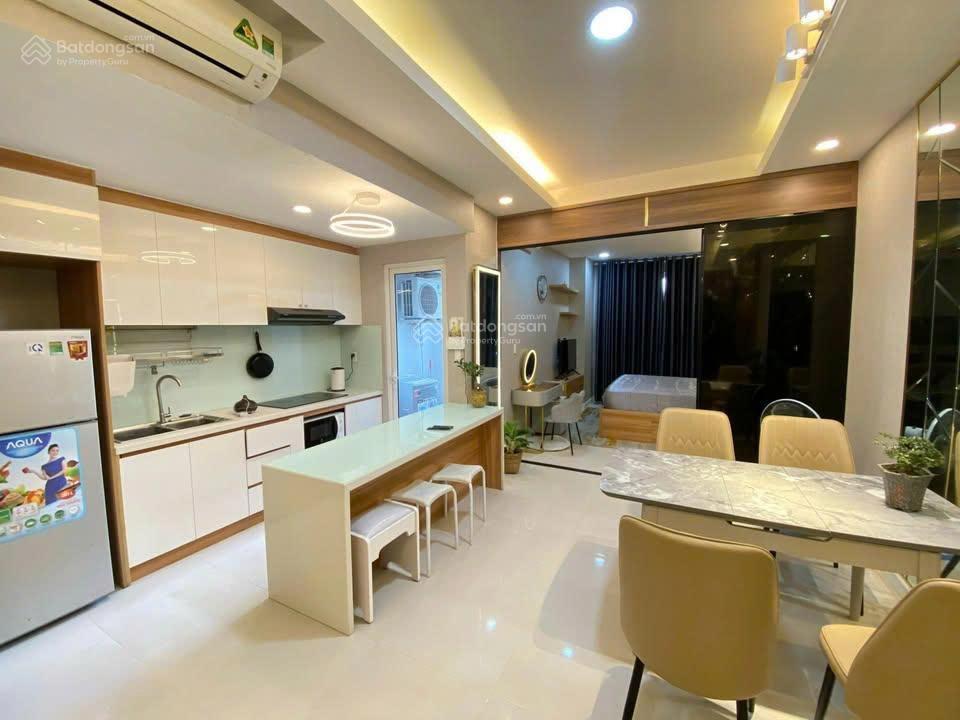 Căn hộ 50m2 bình thạnh 2pn, sổ hồng riêng, 2 tỷ, full nội thất, view máy bay, gần cv gia định